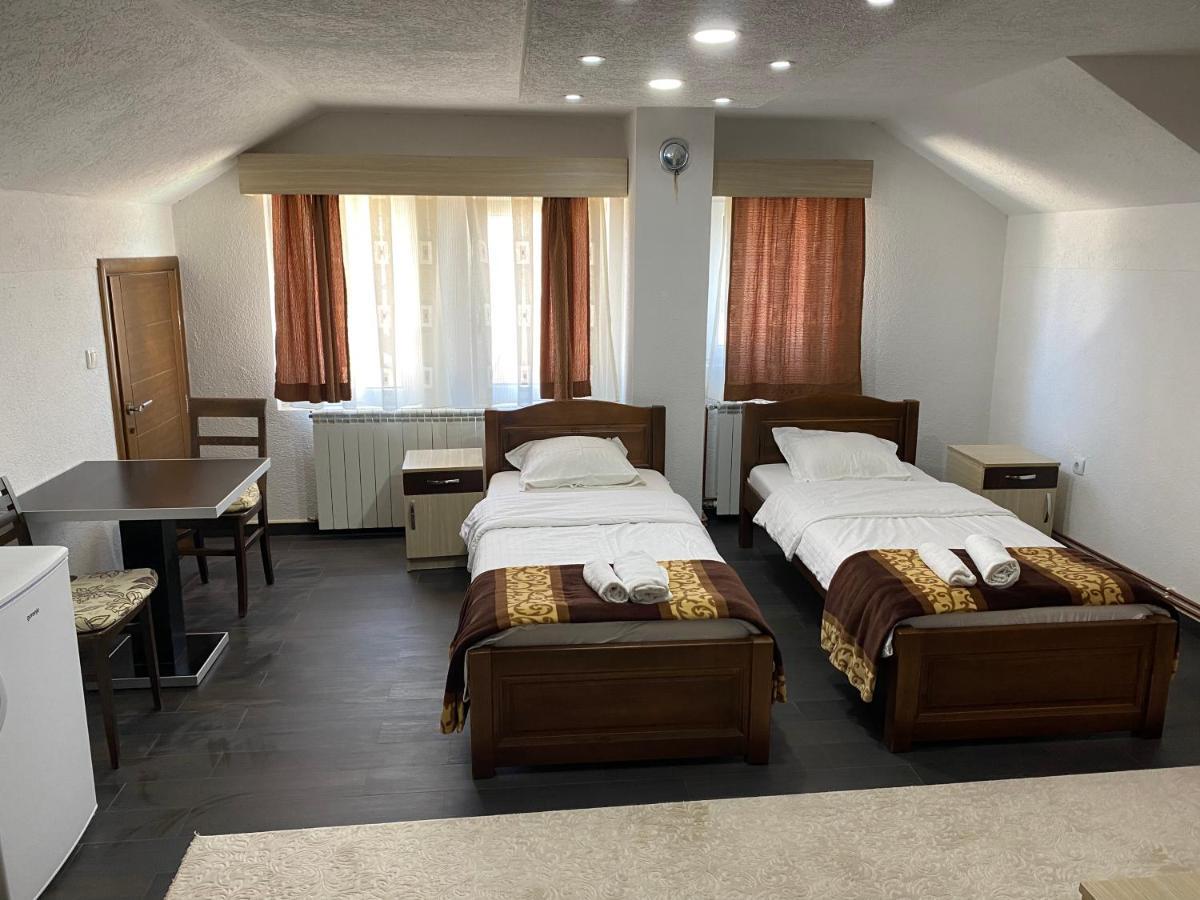 Apartmani Ambiente Plav Buitenkant foto